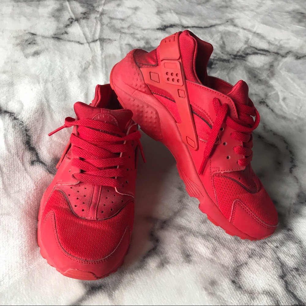 Red Nike Huaraches